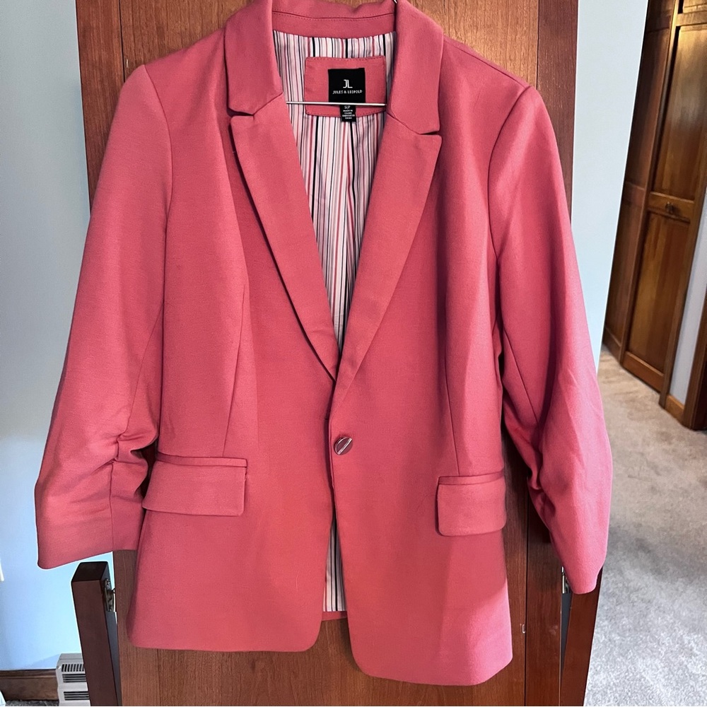 Coral three quarter length sleeve blazer